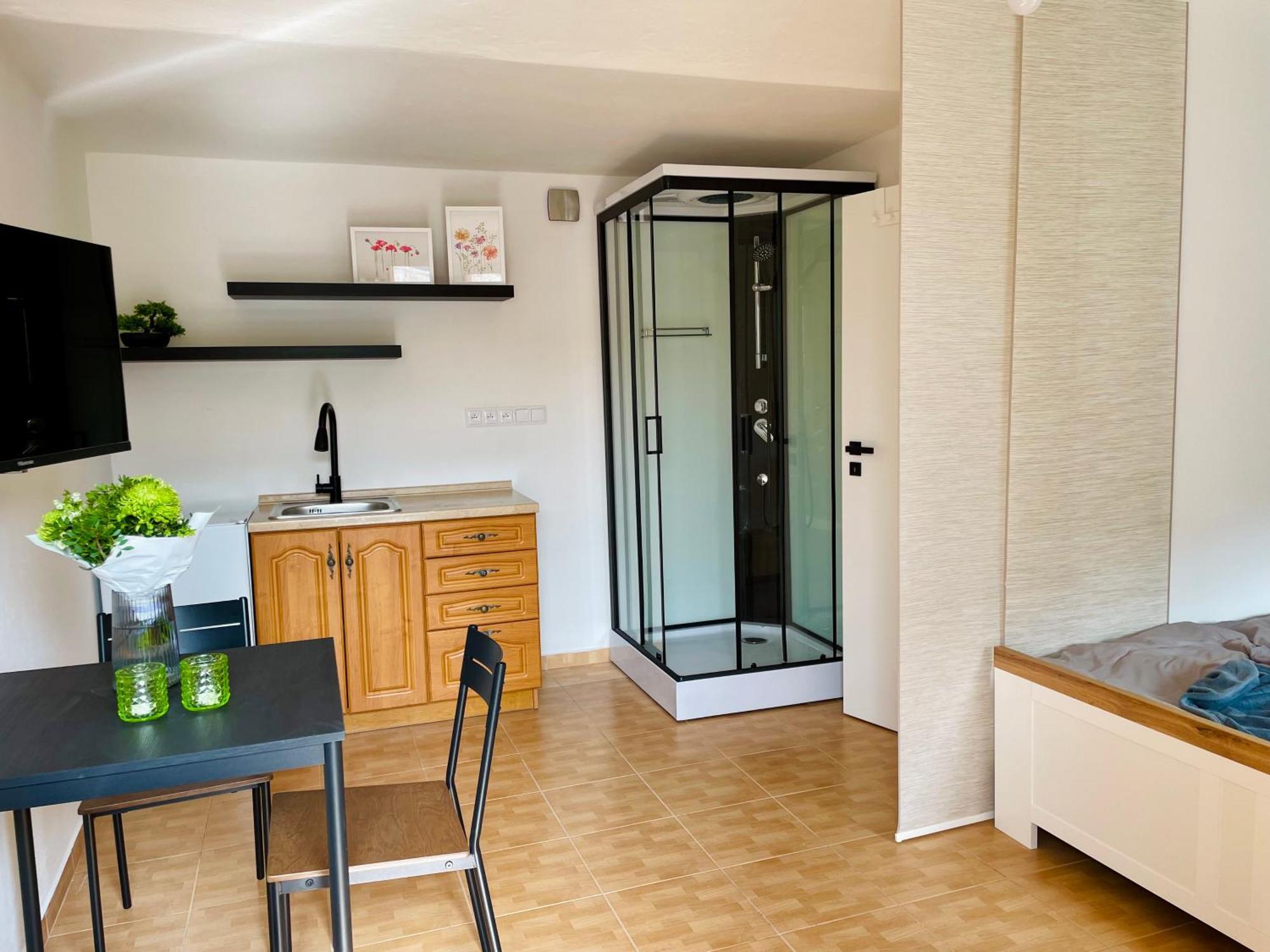 Apartment M.f. *